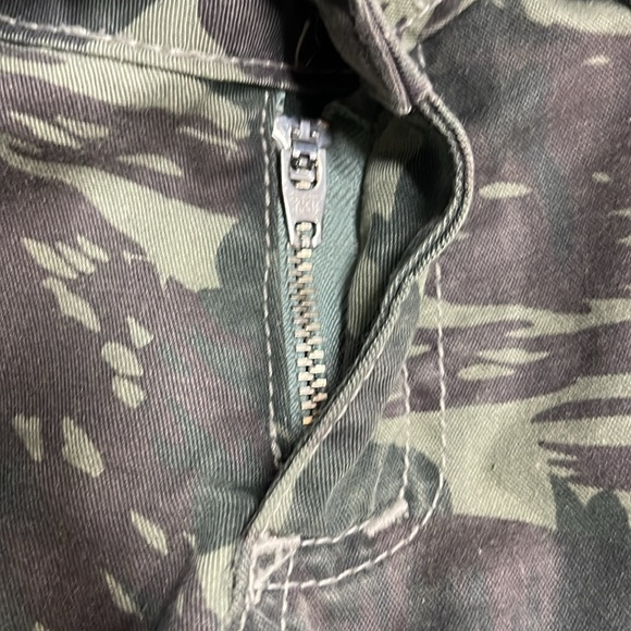 Dorinha Army Flared Jeans -Limited Edition - Picture 5 of 7